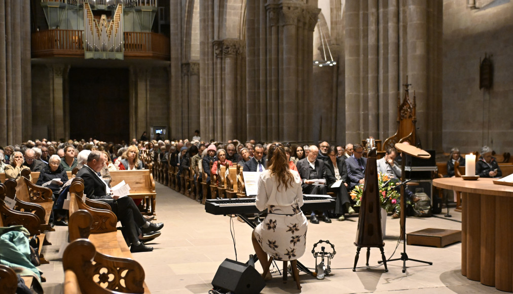 Un recueillement interreligieux a attiré 400 personnes en octobre dernier à Genève. / © Alain Grosclaude