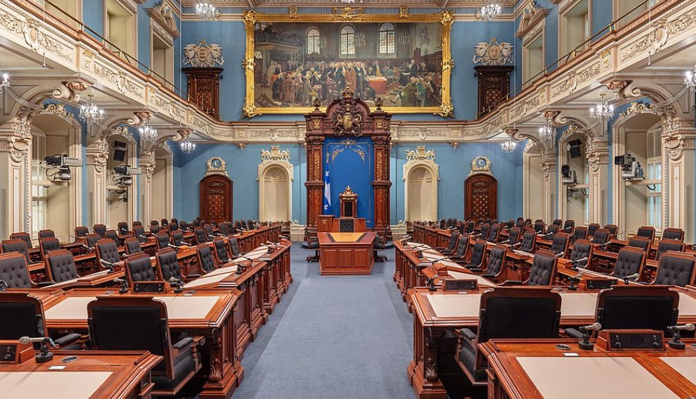 Le Salon bleu de l&#039;Assemblée nationale du Québec / ©Wikimedia Commons/Dannykronstrom/CC BY-SA 4.0