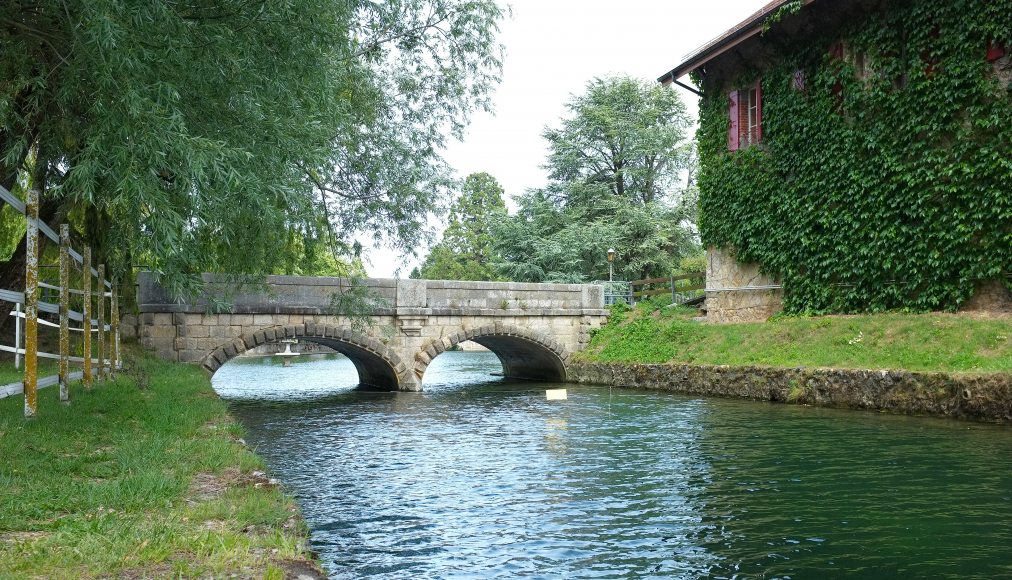 Un pont sur la Venoge. La plateforme entend construire des ponts entre les confessions. / ©iStock / Yves Grau