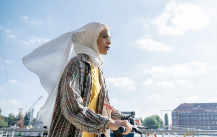 Le vêtement religieux est à l’affût des dernières tendances. / IStock