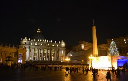 Place St-Pierre à Rome / ©Pixabay